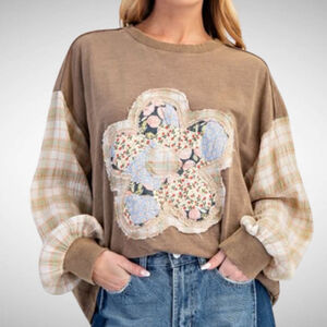 Easel Flower Patch Front Cotton Top with Plaid Sleeves in Light Aqua Size S